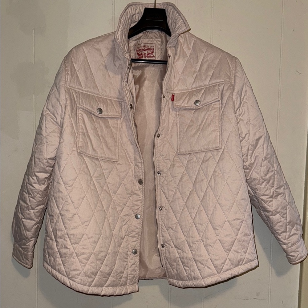 Levi’s size L woman’s blush pink